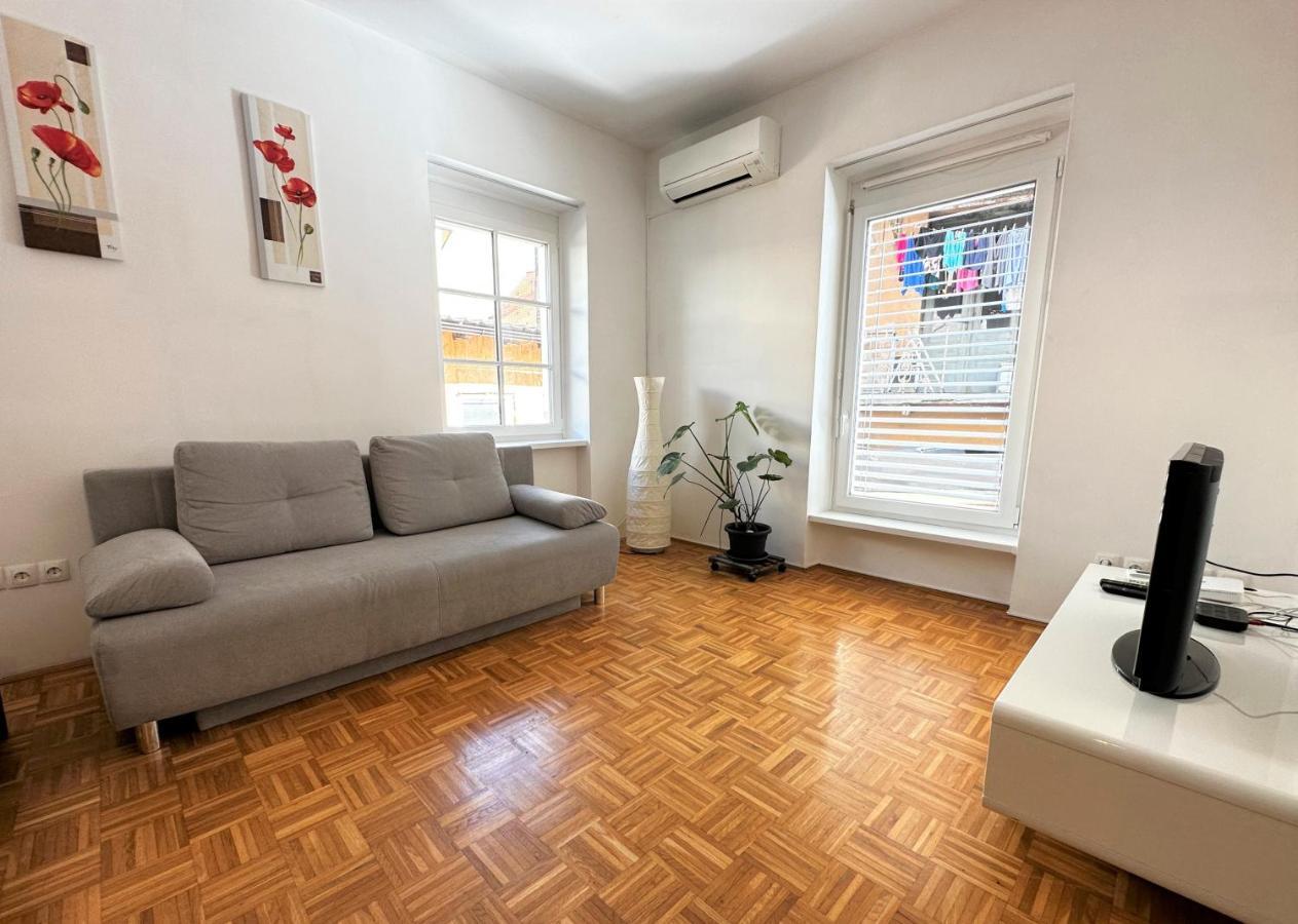 Charming Starry Night Apartment Ljubljana Exterior photo