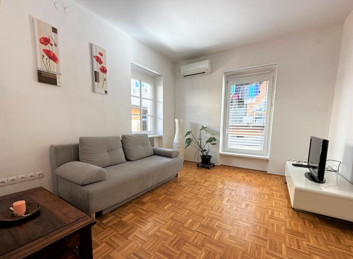 Charming Starry Night Apartment Ljubljana Exterior photo